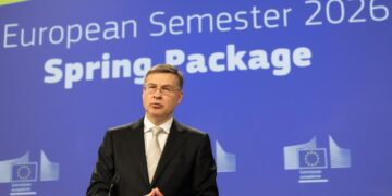 Il commissario all'Economia, Valdis Dombrovskis, in conferenza stampa (3 giugno 2026). Source: EC - Audiovisual Service