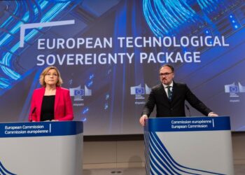 La vicepresidente esecutiva per Sovranità tecnologica, sicurezza e democrazia, Henna Virkkunen, e il commissario europeo all'Energia, Dan Jorgensen, in conferenza stampa (3 giugno 2026). Source: EC - Audiovisual Service