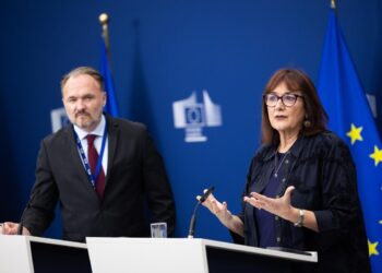 Dubravka Šuica, commissaria per il Mediterraneo, e il commissario per l'energia e le politiche abitative Dan Jørgensen [Foto: EC - Audiovisual Service]