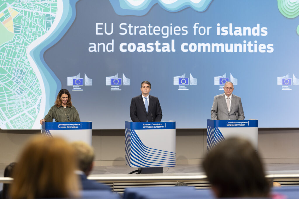The European Commission launches the first two strategies for islands and coastal communities
