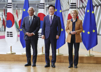 Il presidente del Consiglio europeo, Antonio Costa, e la presidente della Commissione Europea, Ursula von der Leyen, insieme al presidente della Repubblica di Corea, Lee Jae-myung (Fonte: EC - Audiovisual service)