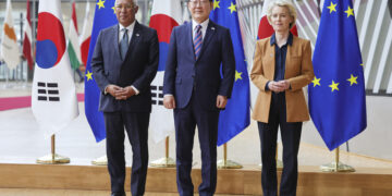 Il presidente del Consiglio europeo, Antonio Costa, e la presidente della Commissione Europea, Ursula von der Leyen, insieme al presidente della Repubblica di Corea, Lee Jae-myung (Fonte: EC - Audiovisual service)