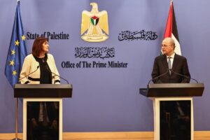 Visita di Dubravka Šuica, Commissario europeo per il Mediterraneo, a Ramallah con Primo Ministro dell'Autorità palestinese, Mohammad Mustafa. [Fonte: EC - Audiovisual Service]
