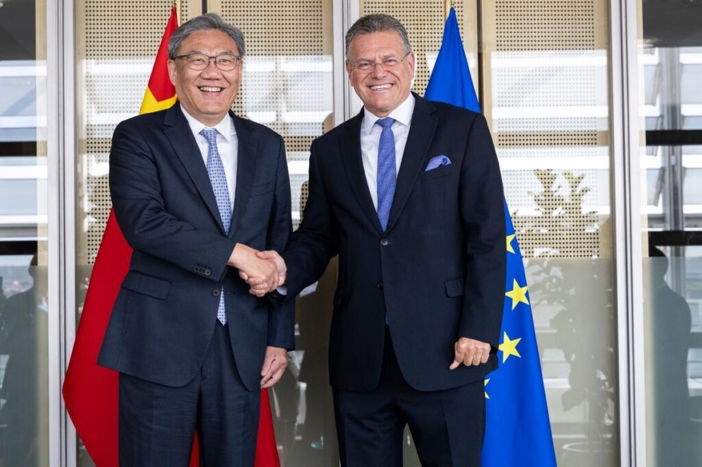EU and China launch trade consultations. Šefčovič: “Results by October”