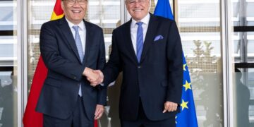 Il commissario europeo al Commercio, Maroš Šefčovič, e il ministro cinese per il Commercio, Wang Wentao. Source: EU Commission