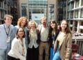 Giorgio Dell'Omodame, (in basso) Iolanda Cuomo, Valeria Schröter, Giulia Torbidono, Lorenzo Robustelli, Caterina Mazzantini, Annachiara Magenta. (Foto: Federica Onnis)