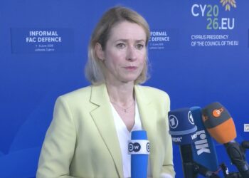 L'Alta rappresentante per la Politica Estera dell'UE, Kaja Kallas, durante la riunione informale dei ministri della Difesa a Cipro (via EBS)