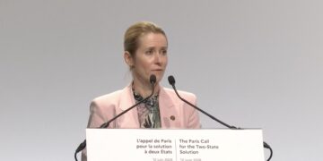 L'Alta rappresentante per la politica estera UE, Kaja Kallas, durante il suo discorso a Parigi (via EBS)