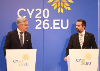 Conferenza stampa sul patto migrazione e asilo con il commissario per gli Affari interni e l’immigrazione, Magnus Brunner e il viceministro per la Migrazione e la Protezione Internazionale di Cipro, Nicholas Ioannides. Crediti: Commissione europea via EBS