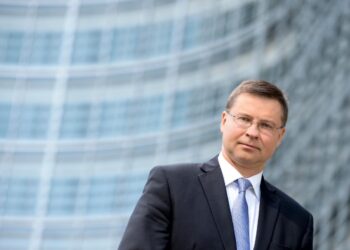 Il commissario per l'Economia, Valdis Dombrovskis [foto: Etienne Ansotte/European Union]