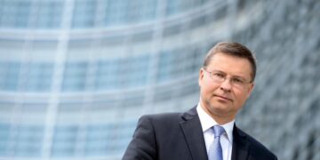 Il commissario per l'Economia, Valdis Dombrovskis [foto: Etienne Ansotte/European Union]