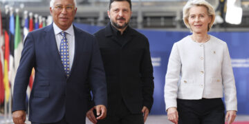 Da sinistra: il presidente del Consiglio europeo, Antonio Costa; il presidente dell'Ucraina, Volodymir Zelensky: la presidente della Commissione europea, Ursula von der Leyen [Bruxelles, 18 giugno 2024. Foto: European Council]