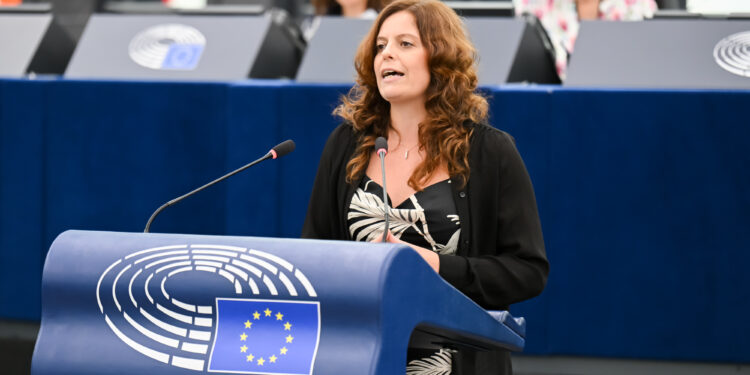 L'eurodeputata di Alleanza Verdi Sinistra e del gruppo della Sinistra europea, Ilaria Salis. Crediti: Parlamento europeo