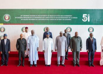 Una foto pubblicata sulla pagina Facebook dell'ECOWAS mostra i capi di Stato e di governo all'apertura della 69ª conferenza dell'ECOWAS a Freetown il 19 luglio 2026. ECOWAS/FACEBOOK