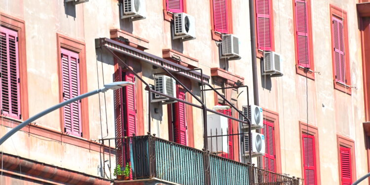 Condizionatori. Source: Carlo Carino, via Imagoeconomica