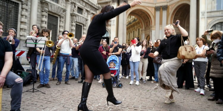 Festa in occasione della giornata internazionale dei Rom e dei Sinti. Crediti: Sergio Oliverio via Imagoeconomica