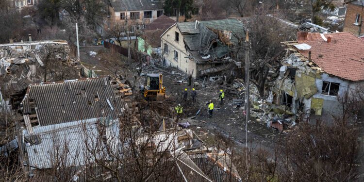 La periferia di Kiev colpita da attacco missilistico russo. Crediti: Carlo Cremonesi via Imagoeconomica
