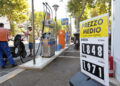 Stazione di servizio, caro carburante, prezzi benzina [foto: Saverio De Giglio/imagoeconomica]