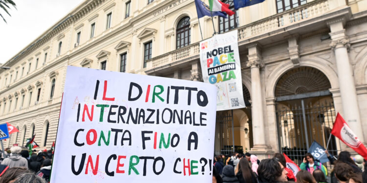 Sciopere generale e manifestazione pro-Palestina [Bari, 10 marzo 2025. Foto: Saverio de Giglio/imagoeconomica]