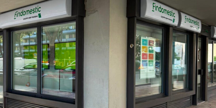 Una filiale Findomestic (gruppo BNP Paribas) [foto: imagoeconomica]