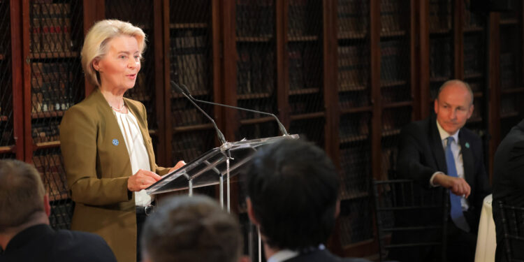 La presidente della Commissione europea a Cork per l'inaugurazione della presidenza irlandese del Consiglio UE. Crediti: Commissione europea