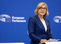 La vicepresidente esecutiva responsabile per la sovranità tecnologica, Henna Virkkunen, durante il punto stampa per la presentazione del Piano d'azione per i rischi e le opportunità dell'IA, 7 luglio 2026. Crediti: Commissione europea