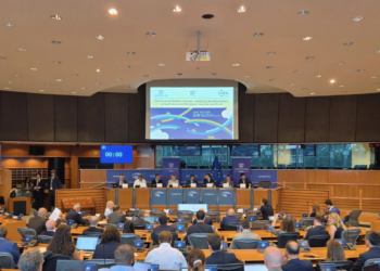 Foto dell'evento “Il futuro della mobilità in Europa: coniugare decarbonizzazione, competitività ed eccellenza industriale europea”. Crediti: Canali social della delegazione europea di Confindustria