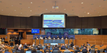 Foto dell'evento “Il futuro della mobilità in Europa: coniugare decarbonizzazione, competitività ed eccellenza industriale europea”. Crediti: Canali social della delegazione europea di Confindustria