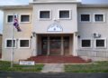 Distretto di polizia alla base militare britannica di Krotiri, a Cipro [foto: Dickelbers/Wikimedia Commons, https://commons.wikimedia.org/wiki/File:Souvereign_Base_Areas_Police_station_on_Cyprus.JPG]