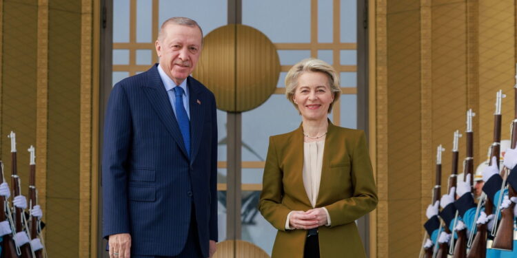 Erdoğan e von der Leyen (Imagoeconomica)