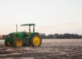 Trattore. Crediti: Nathan Lugo via Unsplash
