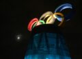 Struttura luminosa olimpiadi. Crediti: seaninuk via Unsplash