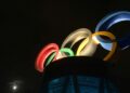 Struttura luminosa olimpiadi. Crediti: seaninuk via Unsplash