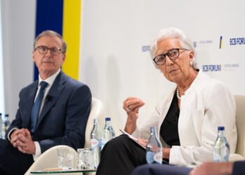 Il governatore della banca centrale del Canada, Tiff Macklem, e la presidente della BCE, Christine Lagarde [Sintra, 1 luglio. Foto: Sérgio Garcia/Your Image for ECB]