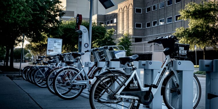 Bici elettrica. Crediti: Trac Vu via Unsplash