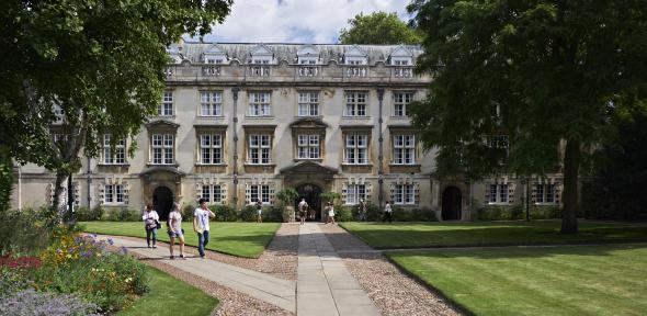 UNIVERSITA DI CAMBRIDGE (Imagoeconomica)