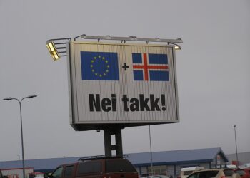 "UE + Islanda, No grazie". Cartello anti-adesione del 2013 [foto: Arctic Falcon/Wikimedia Commons]