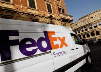 Fedex. furgone di consegne [foto: imagoeconimica]