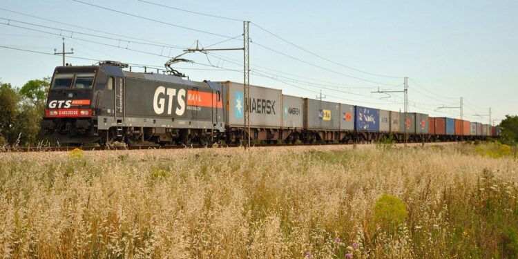 GTS LOGISTIC - Trasporto ferroviario delle merci [foto: imagoeconomica]
