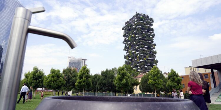 Veduta del 'Bosco verticale' a Milano [Foto: Sergio Oliverio/imagoeconomica]