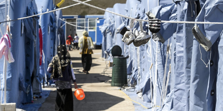 Centro di accoglienza e smistamento dei profughi afghani [Avezzano (l’Aquila), 30 agosto 2021. Foto: Carlo Lannutti/imagoeconomica]AFGHANISTAN CRI CROCE ROSSA ITALIANA