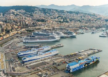 Il porto di Genova [foto: imagoeconomica]