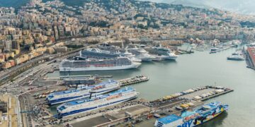 Il porto di Genova [foto: imagoeconomica]