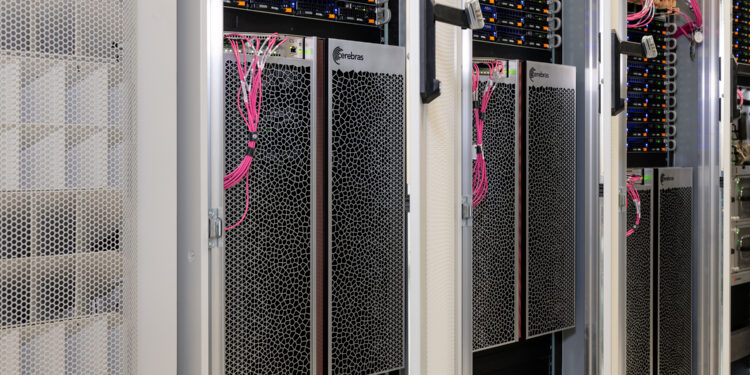 L'interno di un Data Centre per l'Intelligenza artificiale (imagoeconomica)