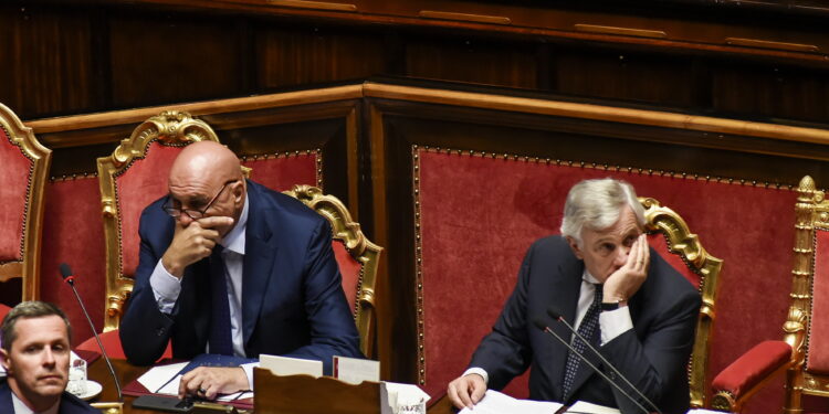 Da sinistra: il ministro della Difesa, Guido Crosetto, e il ministro degli Esteri, Antonio Tajani, in audizione in Senato [Roma, 30 luglio 2026. Foto: Sara Minelli/imagoeconomica]