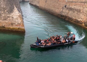 MIGRANTI ENTRANO A NUOTO NELLA CITTA' DI CEUTA IN SPAGNA