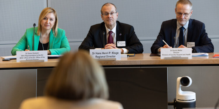 Hans Kluge durante un incontro a palazzo Berlaymont nel 2024. Crediti: Commissione europea