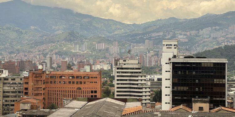 Medellín, Antioquia, Colombia, 2022. Crediti: Carlos Felipe Ramírez Mesa via Unsplash