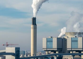Centrale elettrica a Berlino. Crediti: Etienne Girardet via Unsplash
