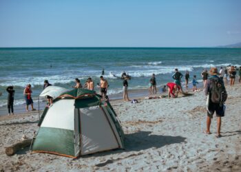 Migranti sgombero spiagge Ceuta